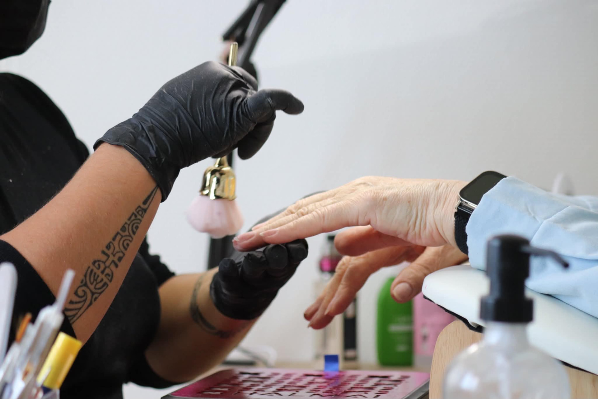 Pose d’ongles en institut