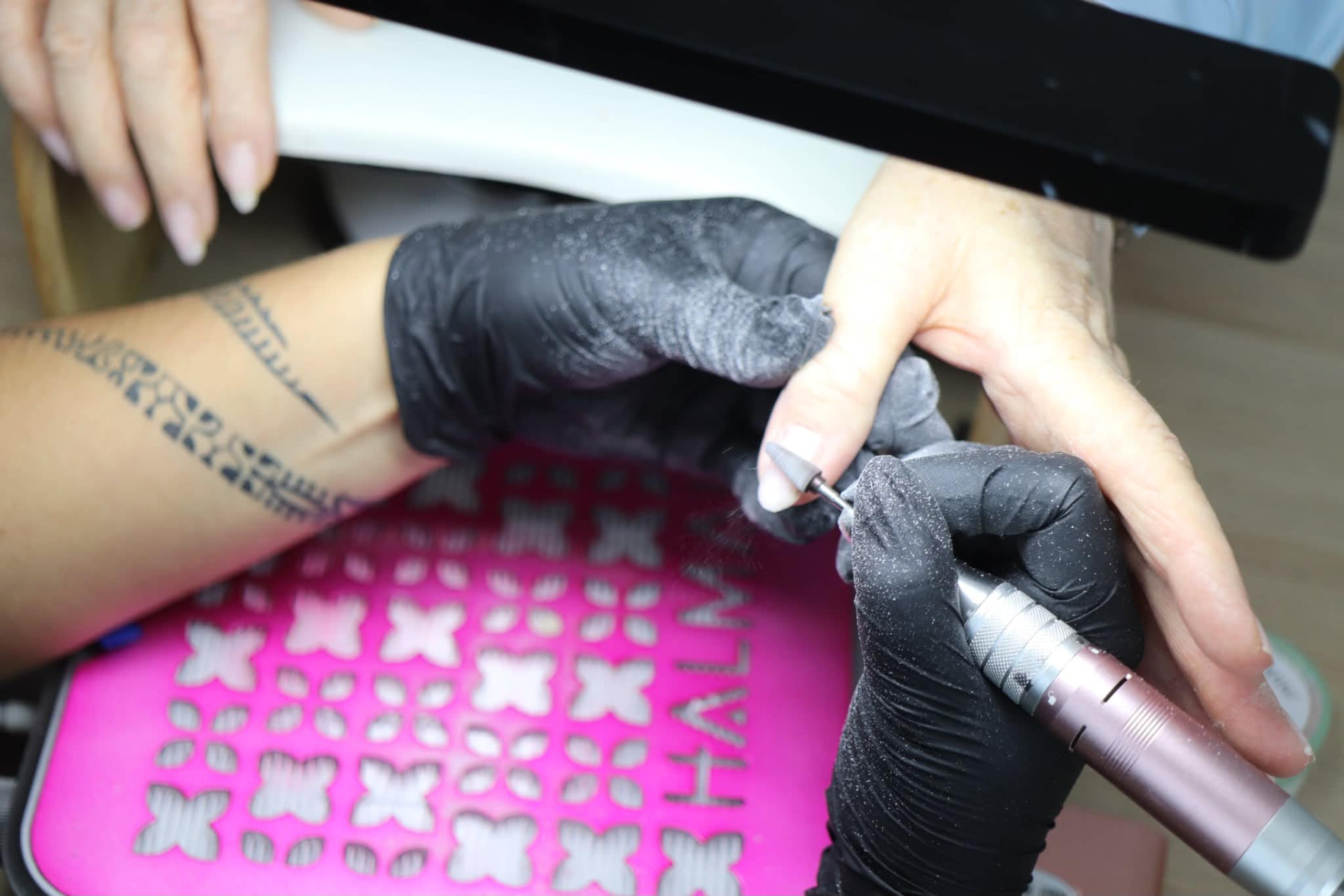 Pose d’ongles en institut